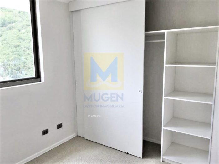 Dormitorio principal con closet doble